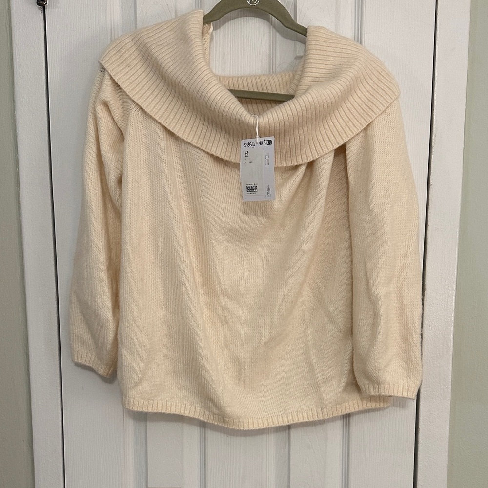 & Other Stories Cream Off the Shoulder Sweater